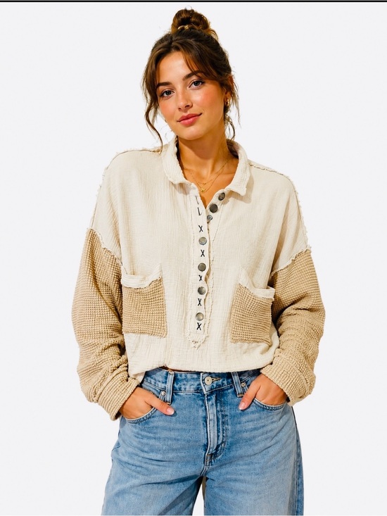 POL Tops - POL long sleeve button front top